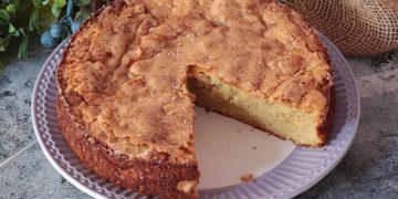 Grated Apple Cake